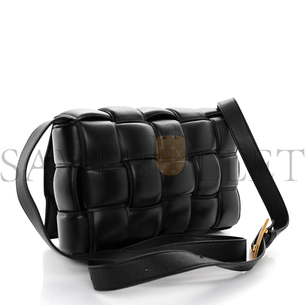 bo*te*ga Ve*ne*ta nappa maxi intrecciato padded cassette crossbody bag black (26*18*8cm)